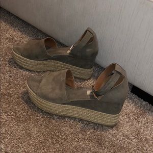 Steve Madden suede gray wedges